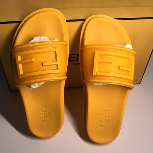 NEW - FENDI Logo-Embossed Baguette Rubber Slide Sandals - Yellow Size US 7